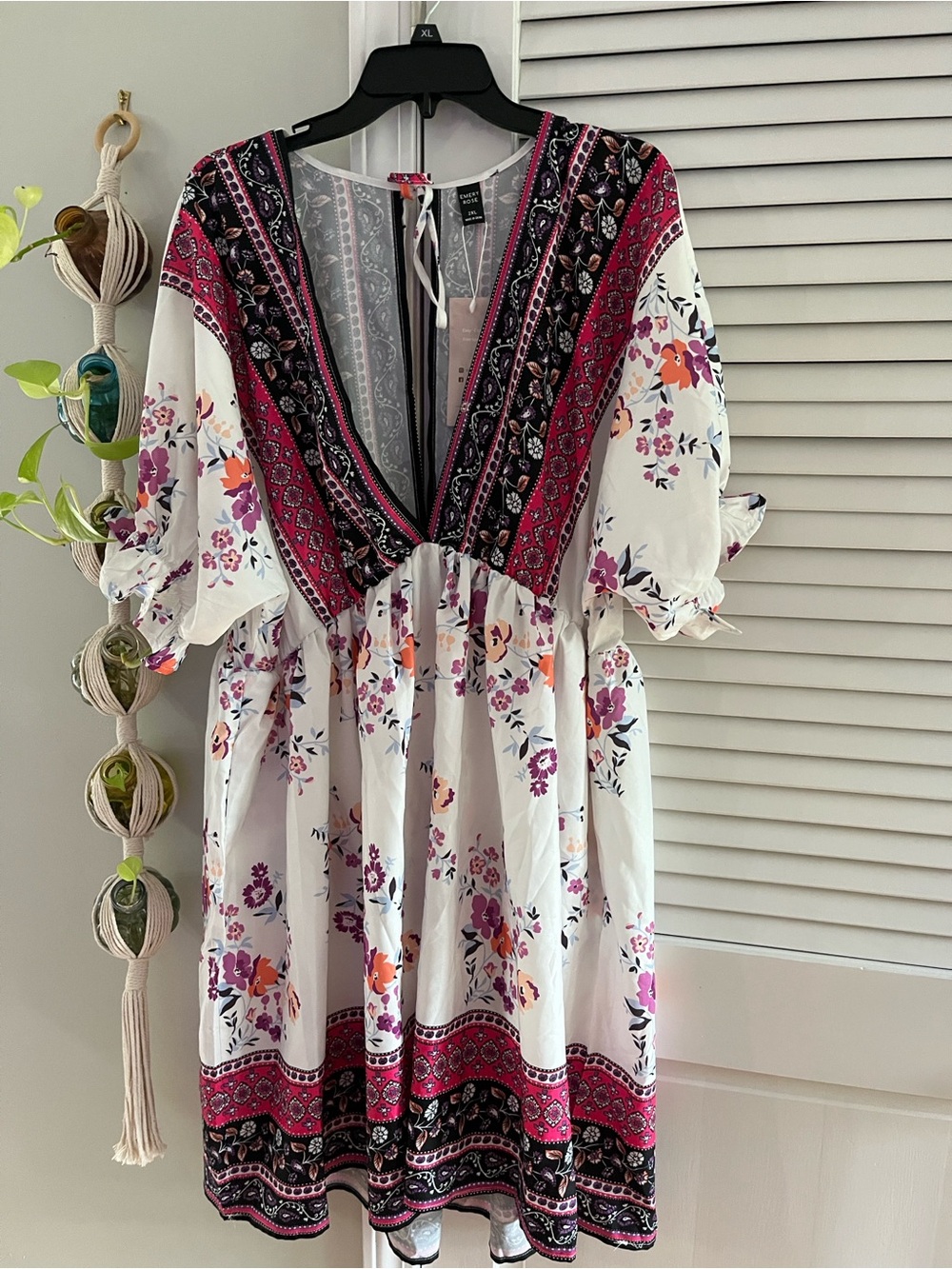Bohemian V-Neck Midi Dress in White and Pink